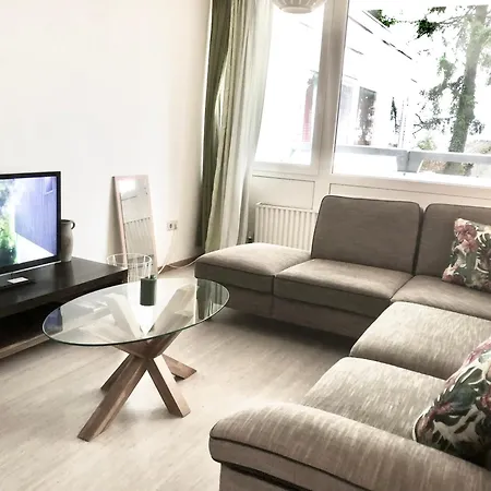 Gemuetliches Mit Naturblick Fuer Monteuren